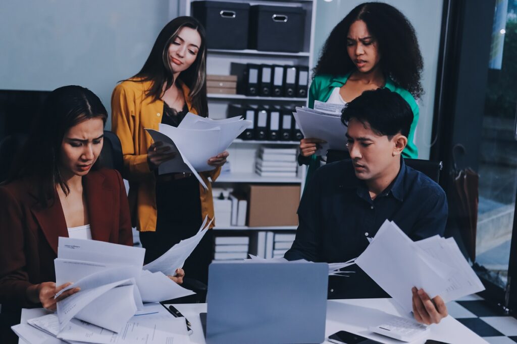 Evaluating employee benefits packages for USA jobs